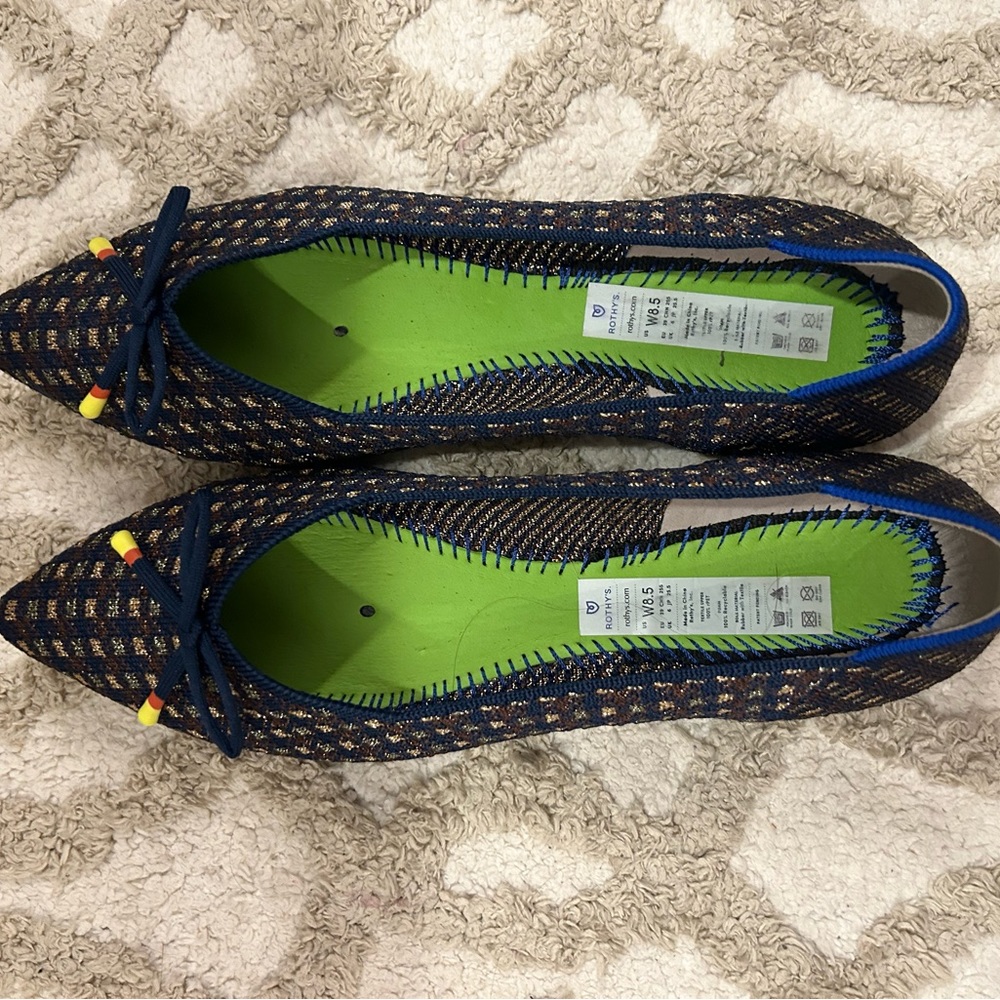 8.5 midnight metallic rothys